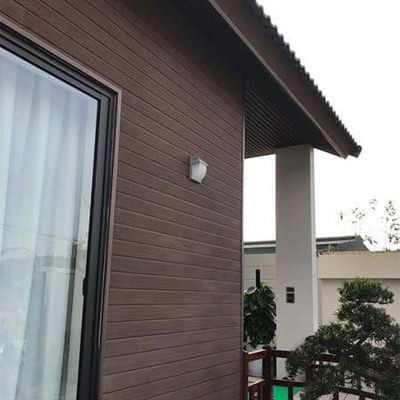 Un buen precio. Panel de revestimiento de paredes interiores de WPC comercial Compuesto de plástico de madera en línea