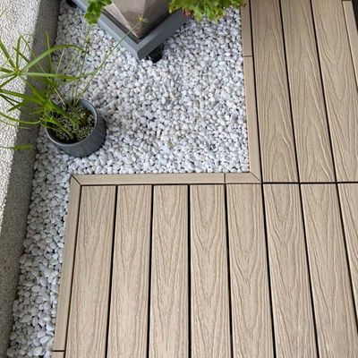 Un buen precio. Tijeras de cubierta de madera para exteriores de cubierta de madera en línea