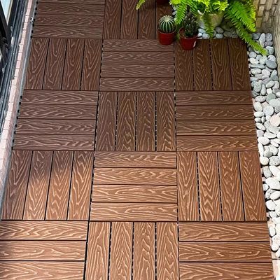Un buen precio. Unir azulejos de cubierta de madera azulejos de cubierta ligeros en relieve en línea