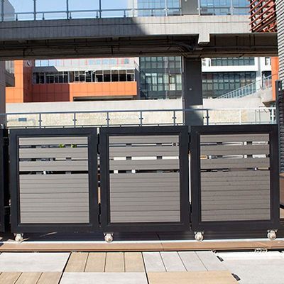 Un buen precio. Panel de puerta de madera de plástico compuesto para exteriores en línea