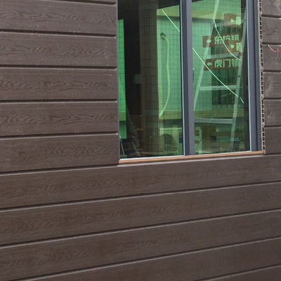 Un buen precio. Revestimiento de fachada de WPC impermeable revestimiento de madera de plástico acento de la pared exterior en línea