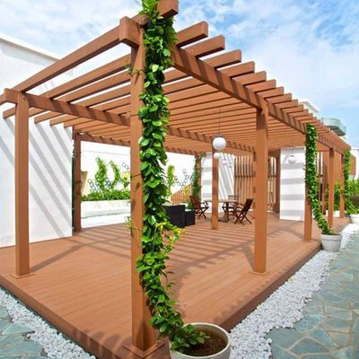 Un buen precio. Pergola de madera plástica compuesta personalizada WPC de bajo mantenimiento en línea