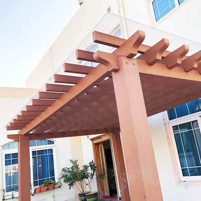 calidad Pergola WPC a medida impermeable Pergola de madera moderna de bajo mantenimiento fábrica